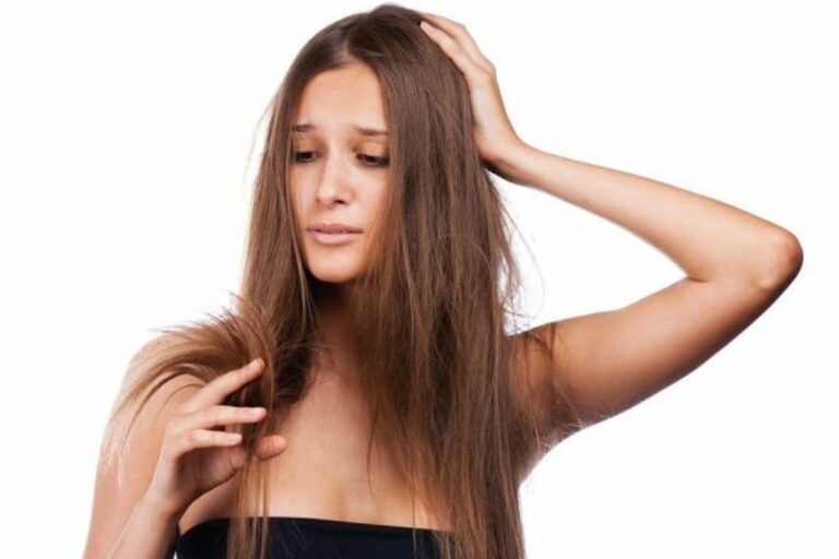 Como controlar o frizz do cabelo